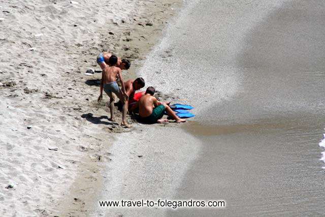 Kids playing on the beautifful sandy beach of Agali FOLEGANDROS PHOTO GALLERY - Kids on the beach by Ioannis Matrozos