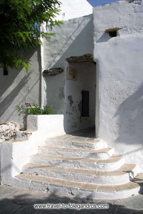 Paraporti is one of the entrances to the castle FOLEGANDROS PHOTO GALLERY - Paraporti by Ioannis Matrozos
