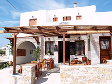 ZEPHYROS  RESTAURANT IN  Chora